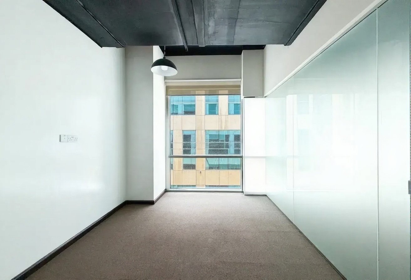 premium-workspace-dubai-uae.webp